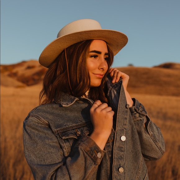 Meet your Posher, Kylee - Picture 1 of 1